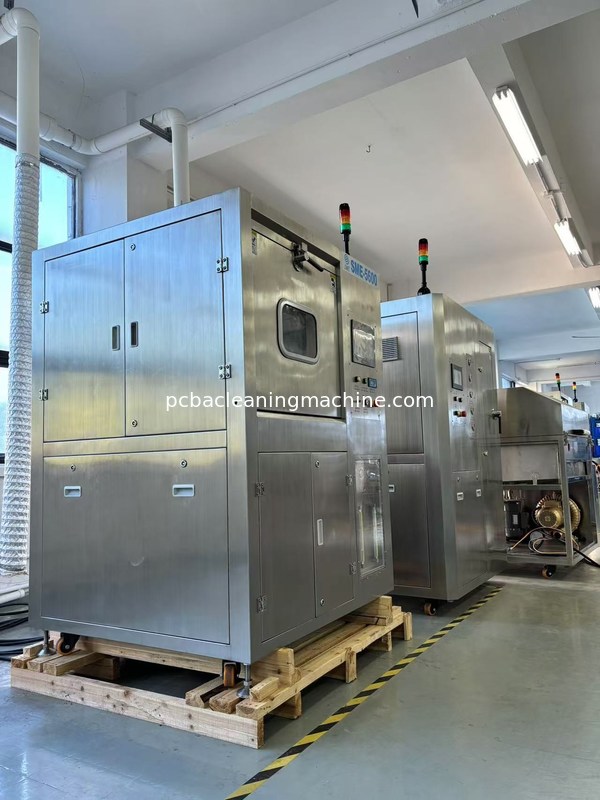PCBA-Reihenart brausen deflux Maschine mit 3 Sprayvielfältigkeit 2 Schichten Kabinett PCBA-Korbes 1wash ab