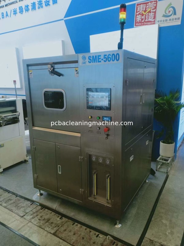 PCBA-Reihenart brausen deflux Maschine mit 3 Sprayvielfältigkeit 2 Schichten Kabinett PCBA-Korbes 1wash ab