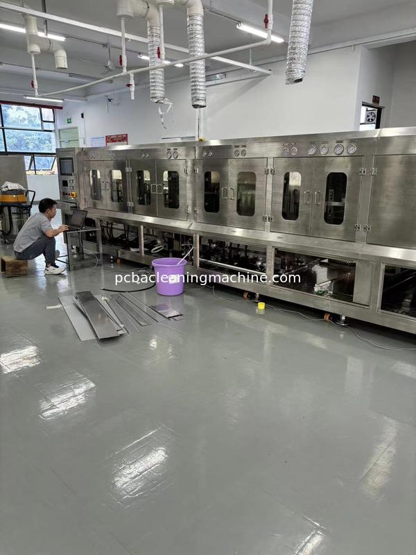 PCBA-Reihenart brausen deflux Maschine mit 3 Sprayvielfältigkeit 2 Schichten Kabinett PCBA-Korbes 1wash ab