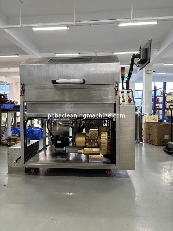 Geräuschpegel unter 75 dB. Die SME 5200 Palettenreinigungsmaschine wird zur Reinigung von Flussmittelstaub auf Wellenlötofenpaletten, Vorrichtungen, Jigs, Klauenketten, Netzen, Reflow-Ofenkühlern und Filtern verwendet. Heißlufttrocknung.