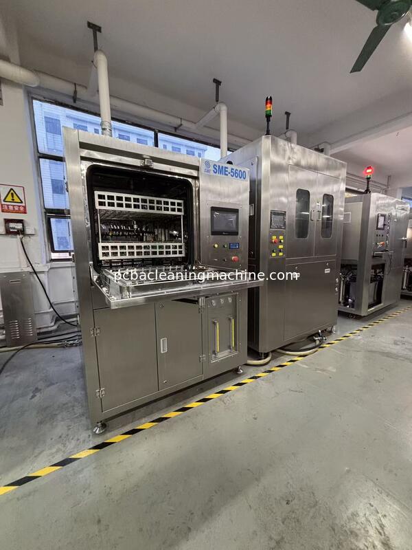 PCB Dicke 0,5 bis 3,0 mm SME-5600L PCB-Reinigungsmaschine Automatisierte Reinigungsausrüstung zur Sicherstellung der Verarbeitung von Leiterplatten